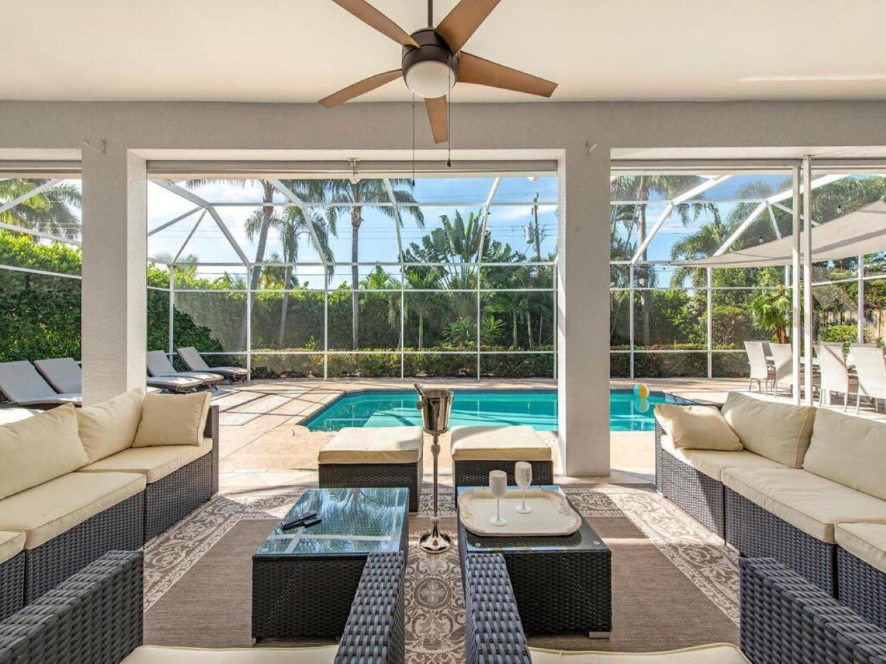 Lux Family 3 Bedroom With Pool Villa Walk To Beach And Mercato Naples Exterior photo